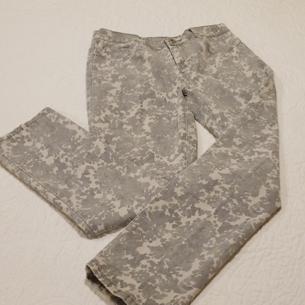 💥Jean's DG2 by Diane Gilman Camouflage NWOT